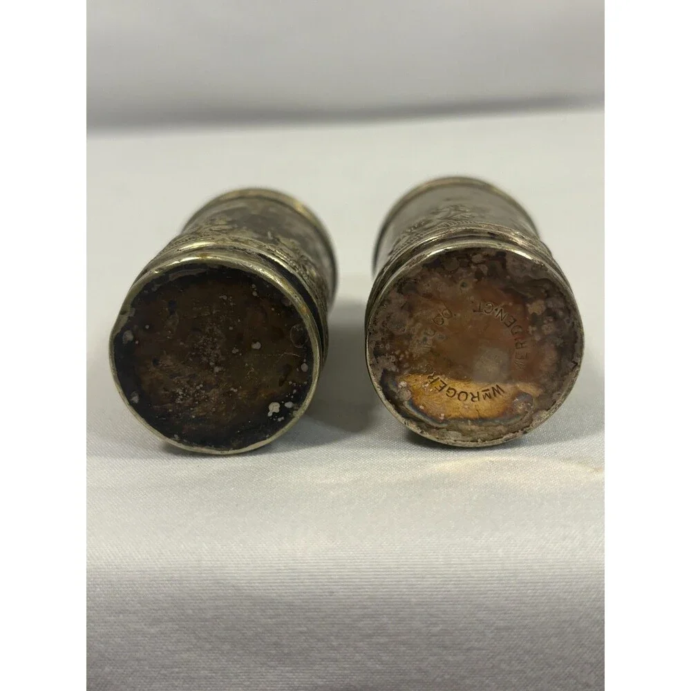 Vintage WM ROGERS Mini Silver Plated Salt & Pepper Shakers - 2 in